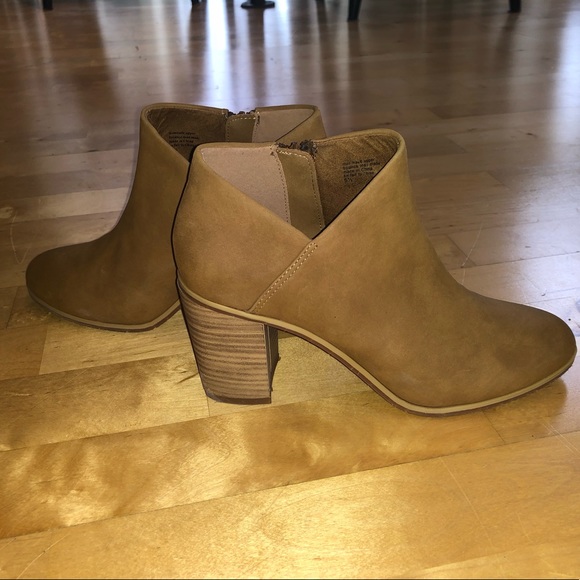 BC Footwear Vegan Heel Boot - Picture 2 of 4